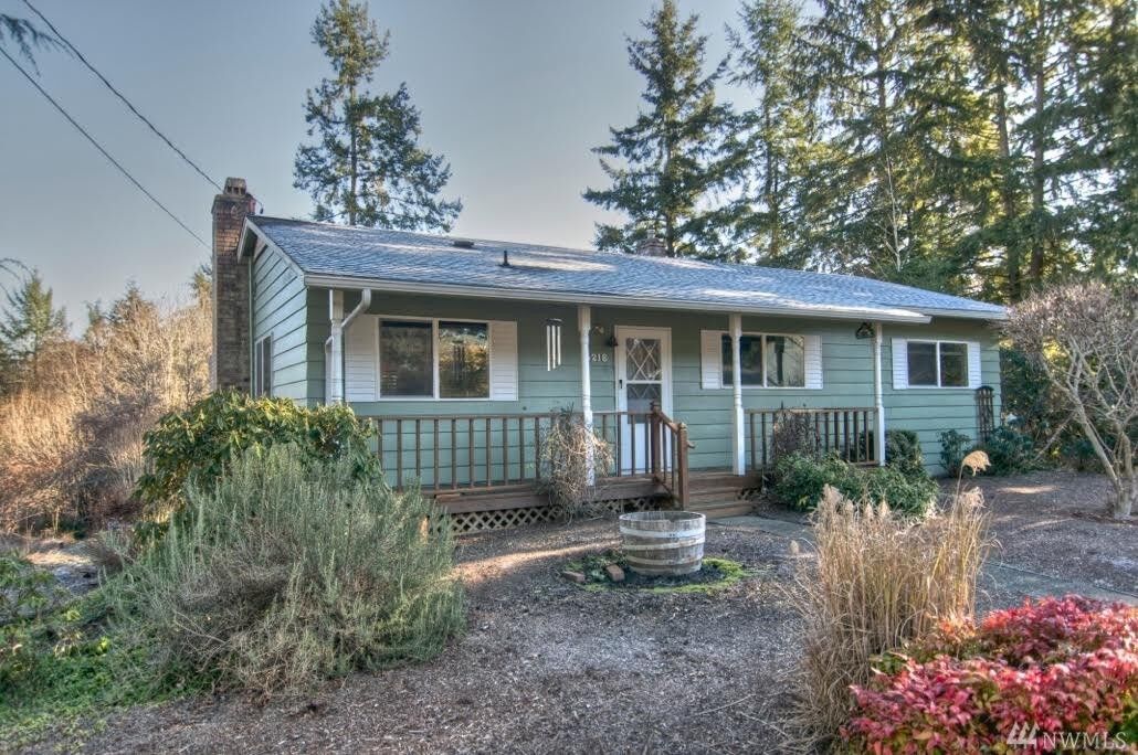 Property Photo:  5218 Marian Dr NE  WA 98516 