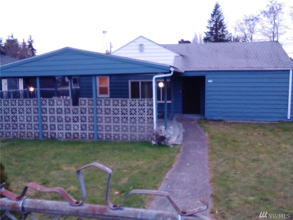 Property Photo:  1818 S Hosmer St  WA 98404 