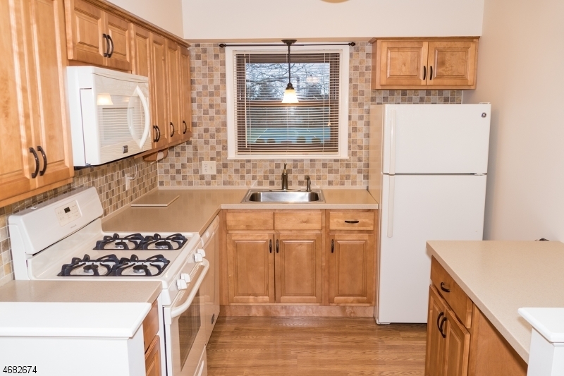 Property Photo:  711 Yorkshire Dr  NJ 08822 