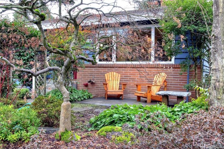 Property Photo: 7707 38th Ave NE WA 98115