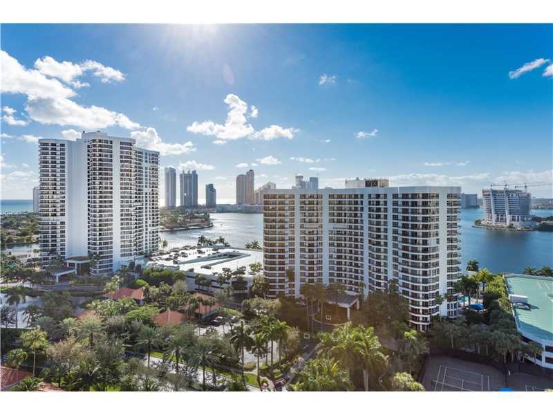 Property Photo: 3500 Mystic Pointe Dr 1906 FL 33180