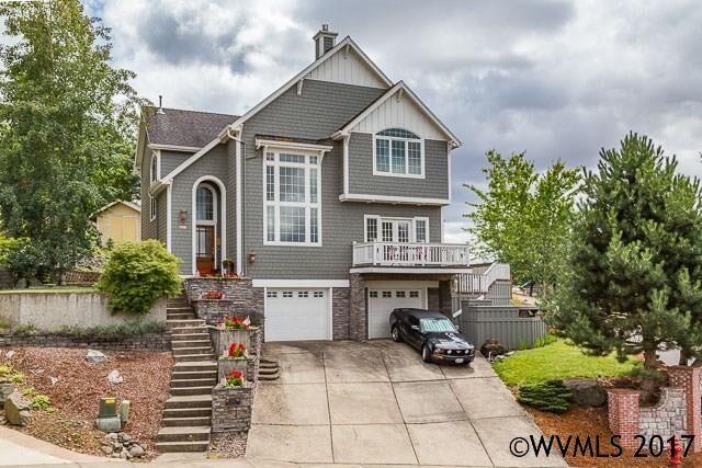 Property Photo: 210 North Av OR 97327