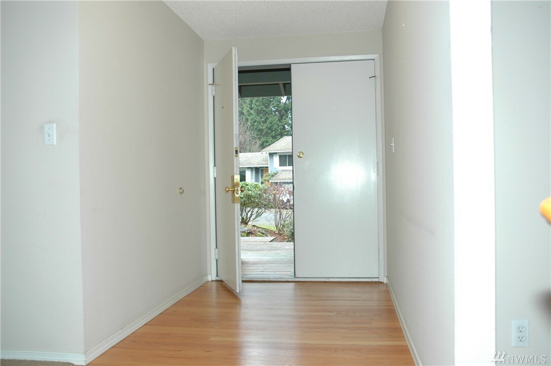 Property Photo:  9223 NE 142nd St  WA 98034 