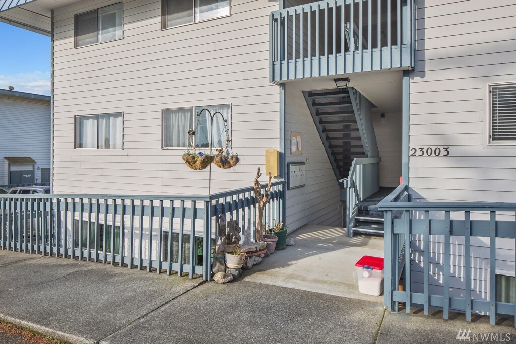 Property Photo: 23003 Marine View Dr S B201 WA 98198