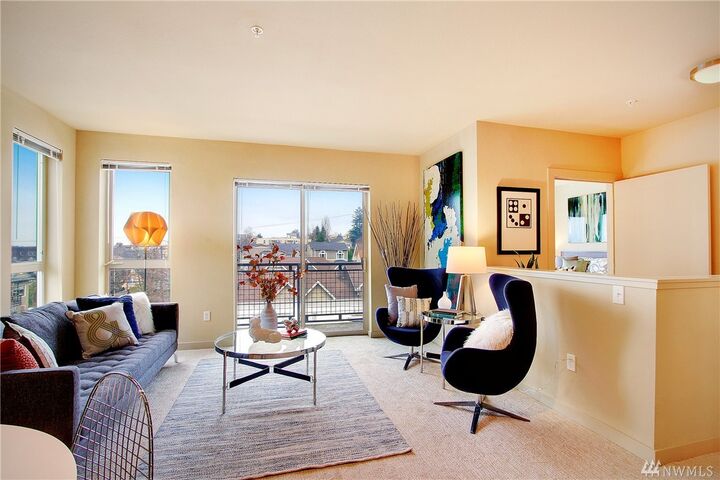 Property Photo:  1410 E Pine St 411  WA 98122 