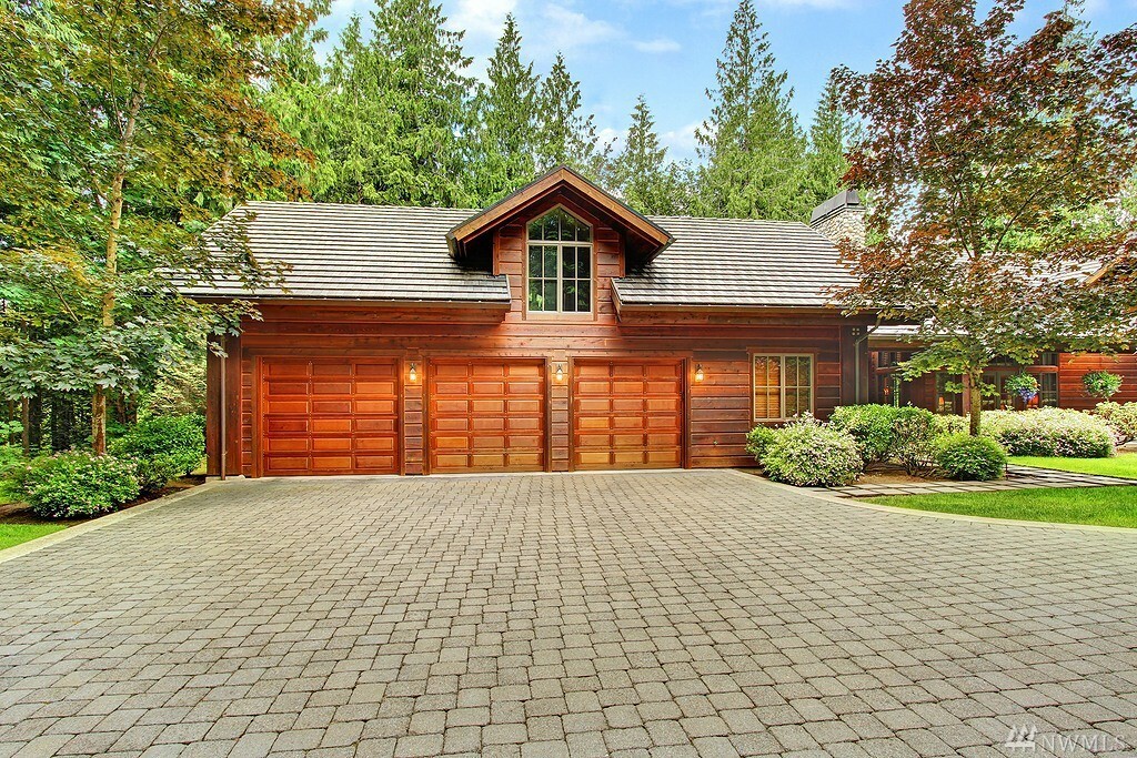 Property Photo:  1217 Treemont Wy SE  WA 98024 