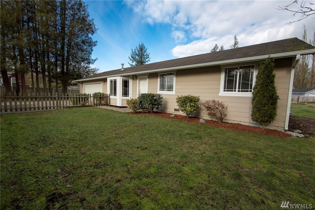 Property Photo:  203 Date Avenue  WA 98294 