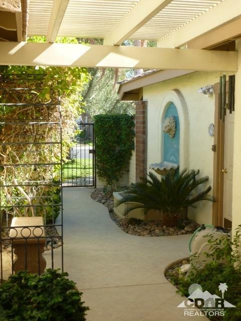 Property Photo:  303 San Vicente Circle  CA 92260 