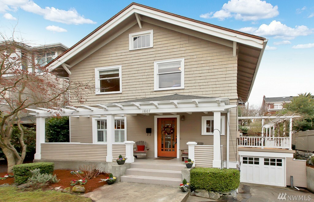 Property Photo: 1807 Bigelow Ave N WA 98109