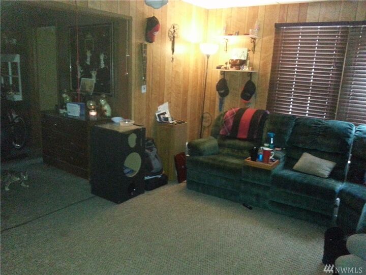Property Photo:  706 Yew St  WA 98531 