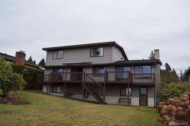 Property Photo:  1009 Rowell St  WA 98388 