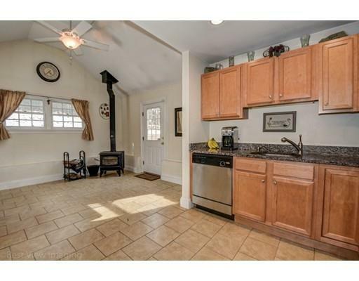Property Photo:  5 Glenhill Ter  MA 01754 