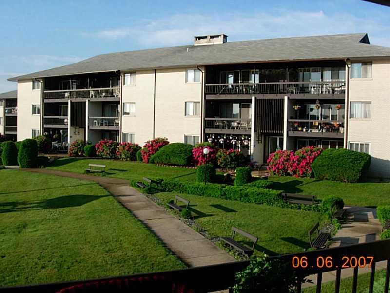 Property Photo:  400 Narragansett Parkway Nb 8  RI 02888 