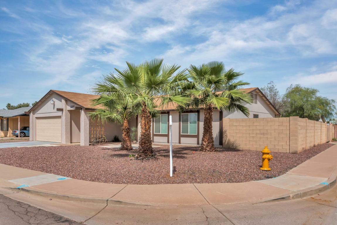 Property Photo: 2200 W Straford Drive AZ 85224