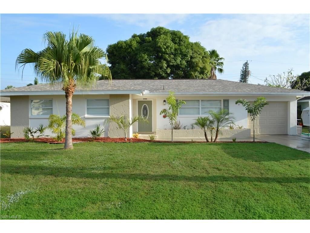 Property Photo: 769 Entrada Drive S FL 33919