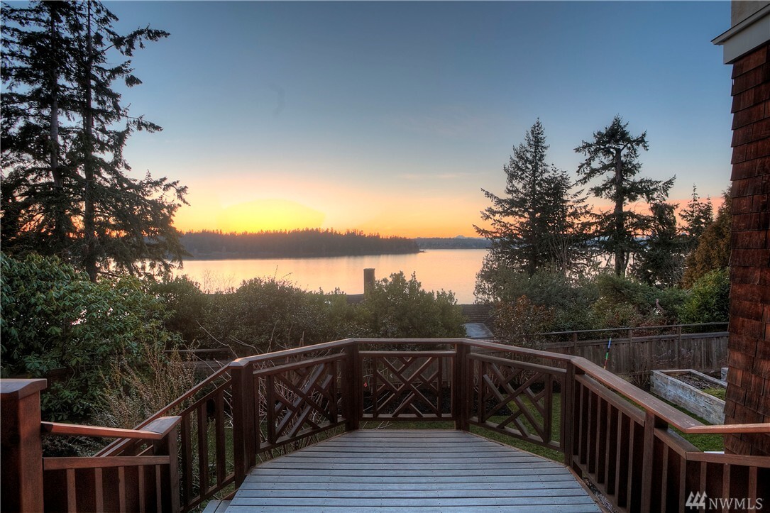 Property Photo: 4721 Forest Ave SE WA 98040