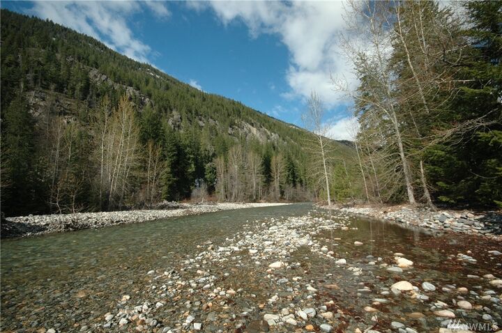 Property Photo:  16 Mercer Rd  WA 98833 