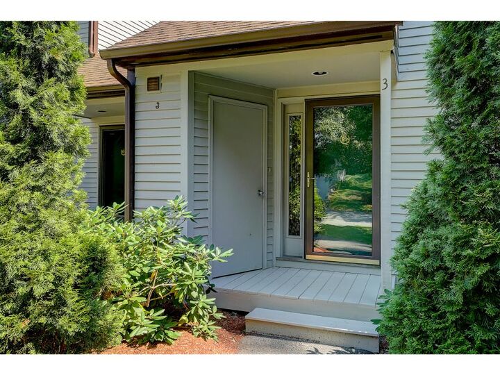 Property Photo:  3 Pondview Drive 3  NH 03054 