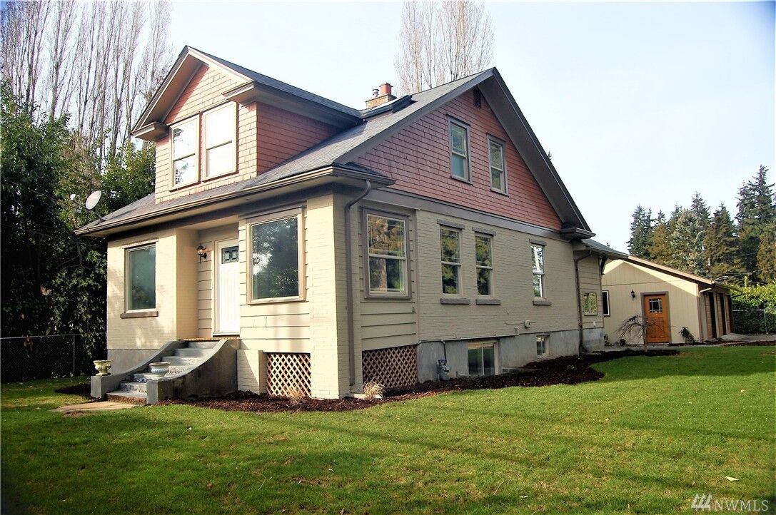 Property Photo:  920 S 200th St  WA 98198 