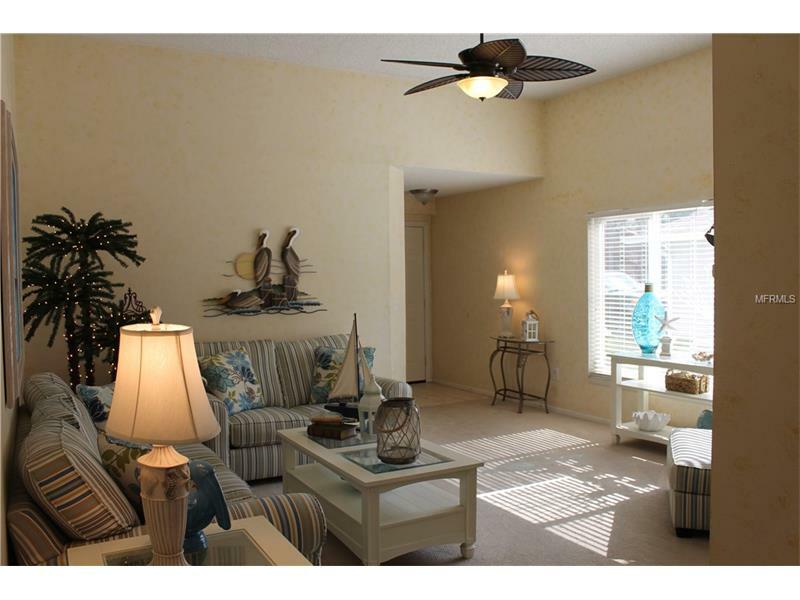Property Photo: 2007 Branch Tree Lane FL 33511