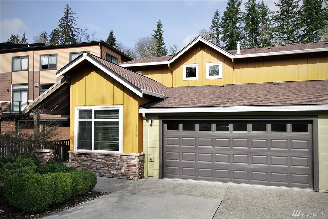 Property Photo: 178 Cougar Ridge Rd NW WA 98027