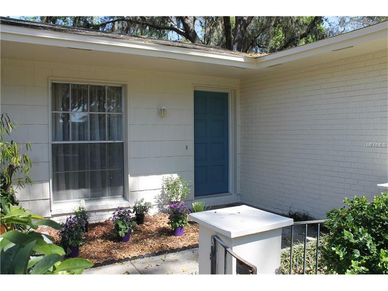 Property Photo: 420 Ashford Drive FL 33511