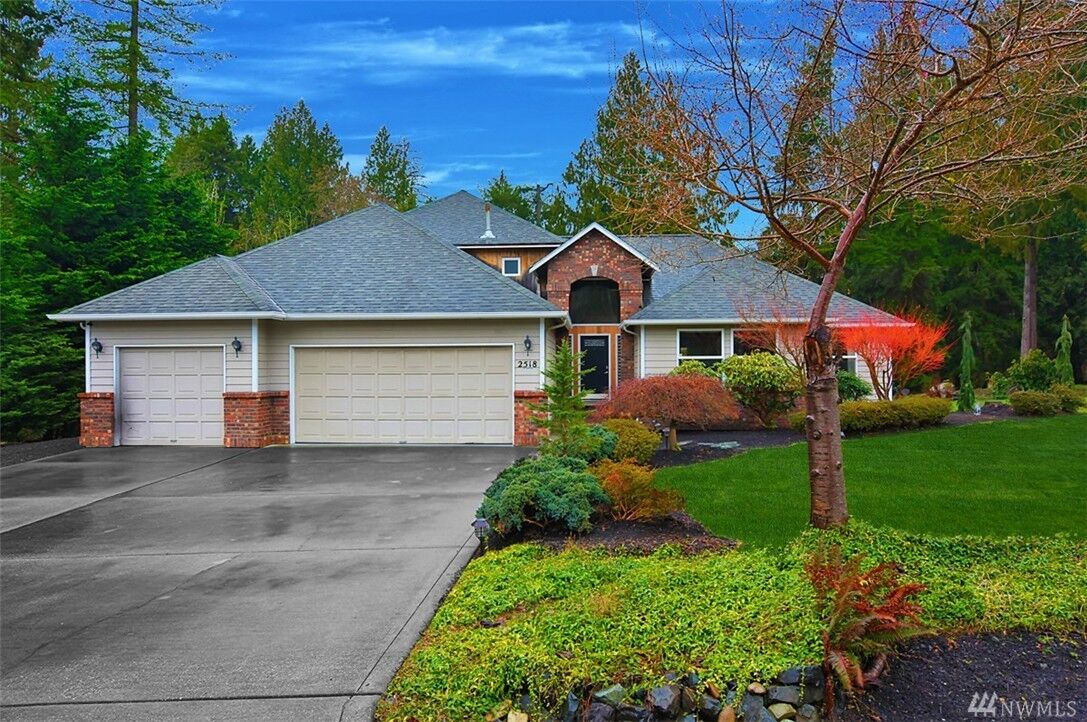 Property Photo: 2518 108th Ave SE WA 98258