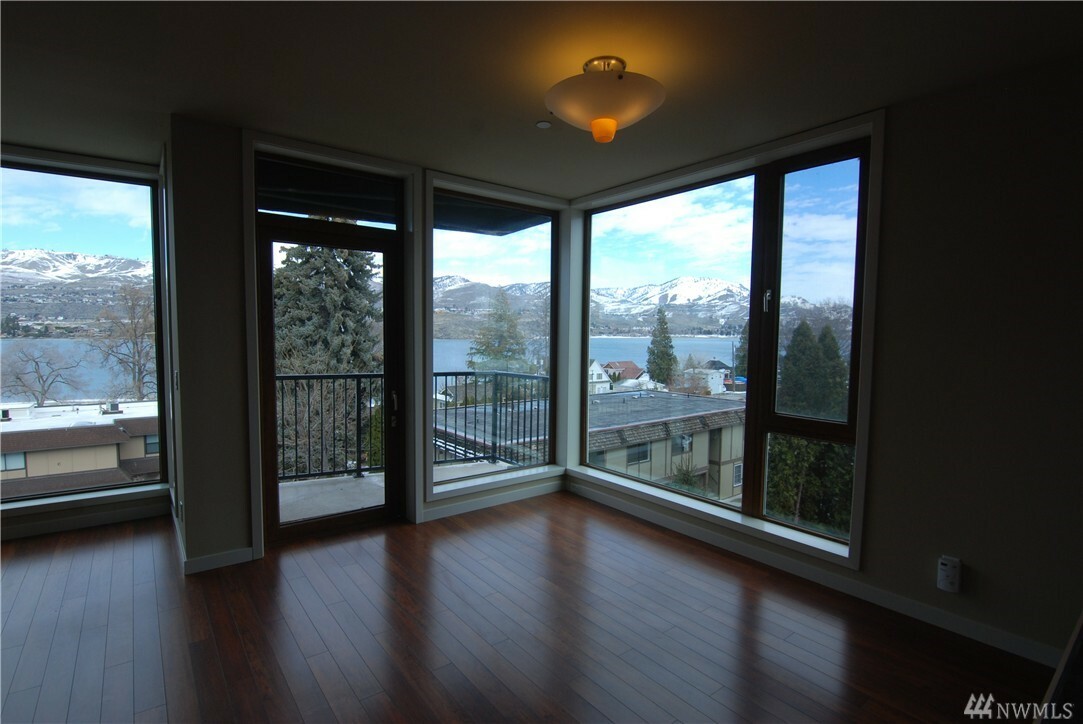 Property Photo: 2220 W Woodin Ave 312 WA 98816