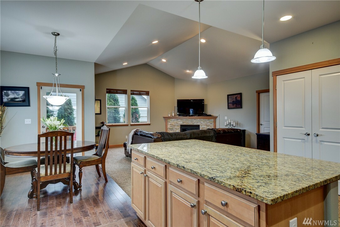 Property Photo: 2682 SW Fairway Point Dr WA 98277