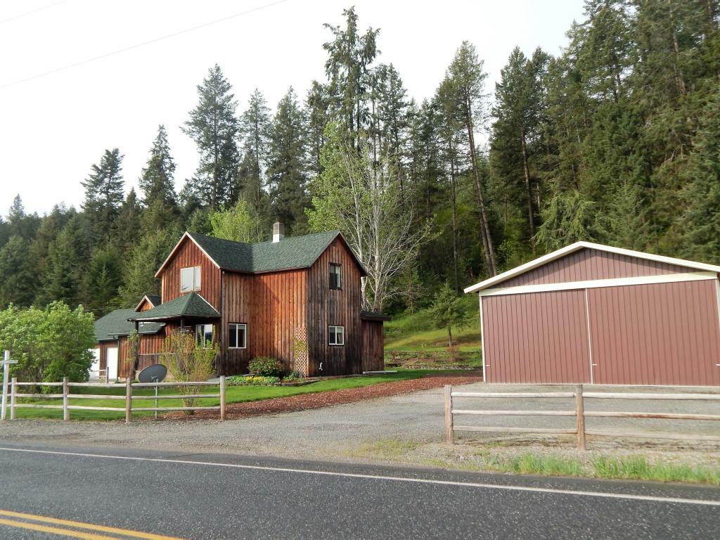 Property Photo:  712 Valley Westside Rd  WA 99114 