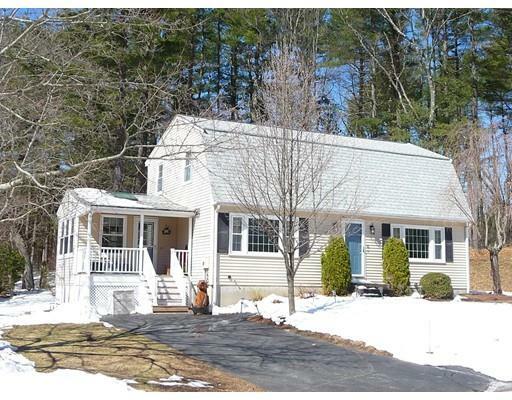 Property Photo:  6 Essex Rd  MA 02052 