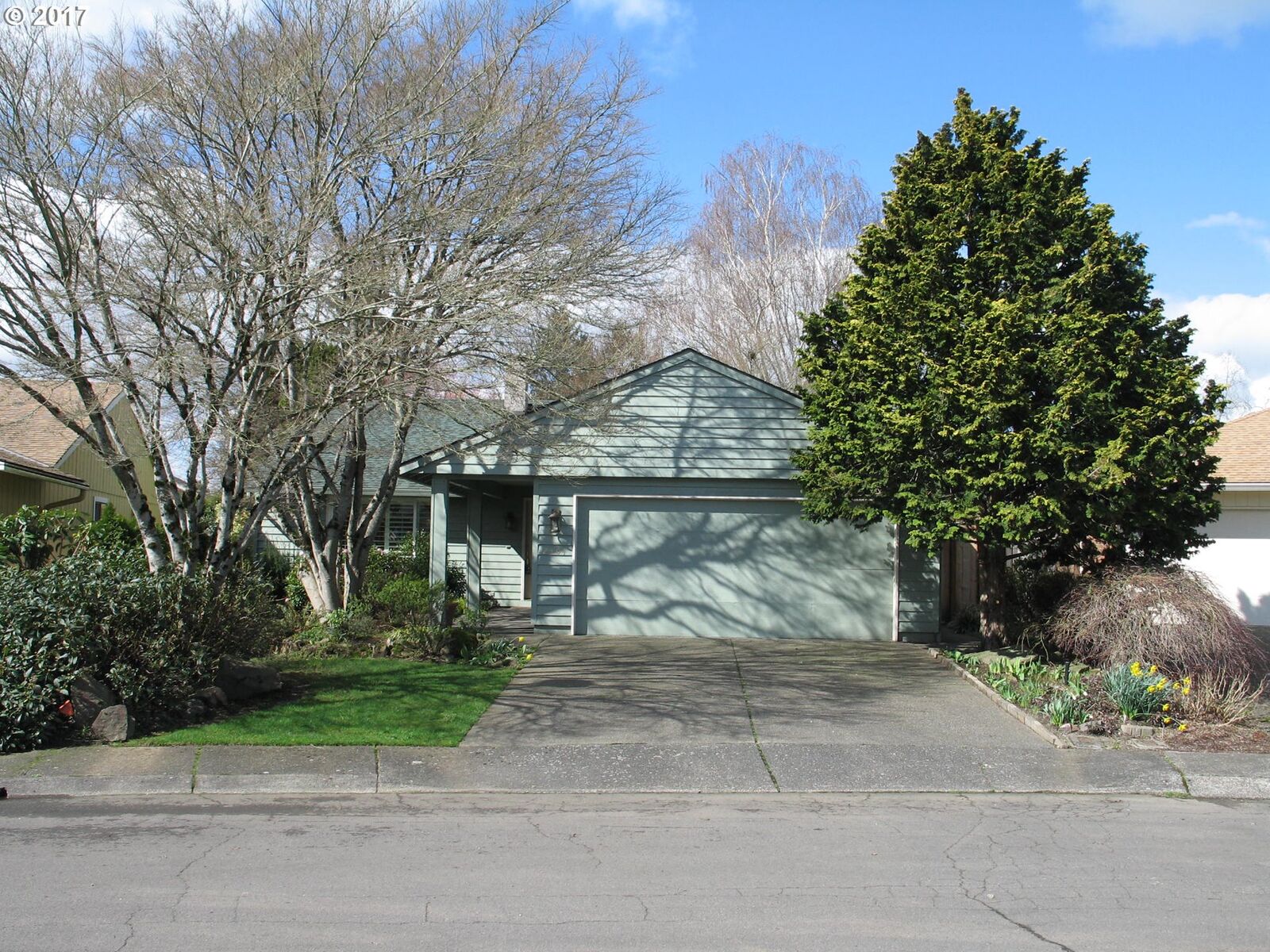 Property Photo:  2304 SE Balboa Dr  WA 98683 
