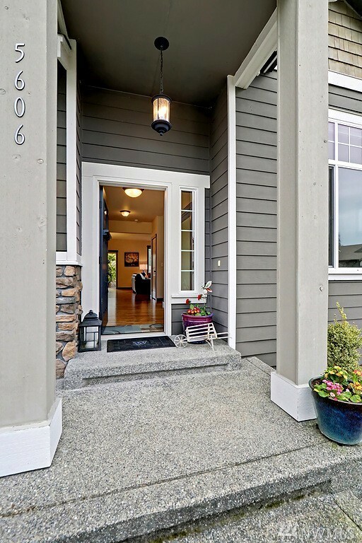 Property Photo: 5606 NE 198th Place WA 98028