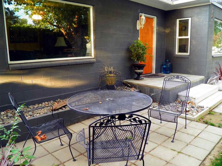 6704 W Arrowhead Ave  Kennewick WA 99336 photo