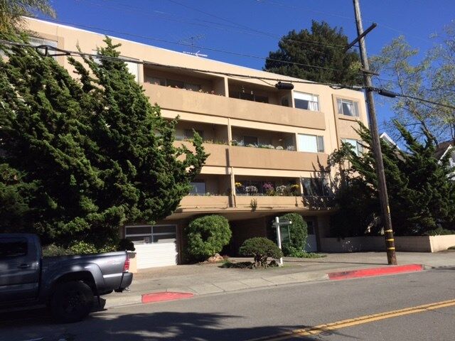 Property Photo:  1401 Walnut 1A  CA 94709-1472 