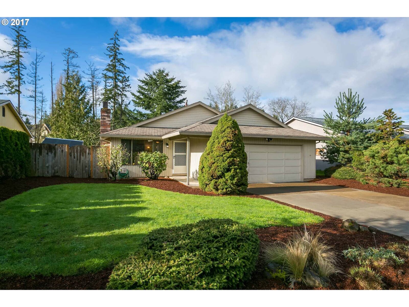 Property Photo: 4640 SW Stoddard Dr OR 97078