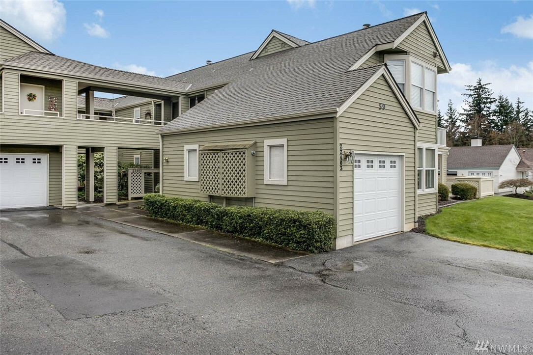 Property Photo: 22403 SE 42nd Terr 1173 WA 98029