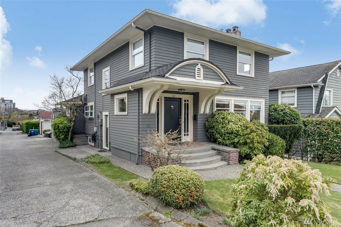 Property Photo:  1012 5th Ave W  WA 98119 