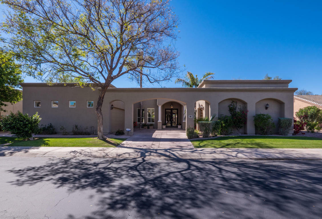 Property Photo:  681 W Azalea Drive  AZ 85248 