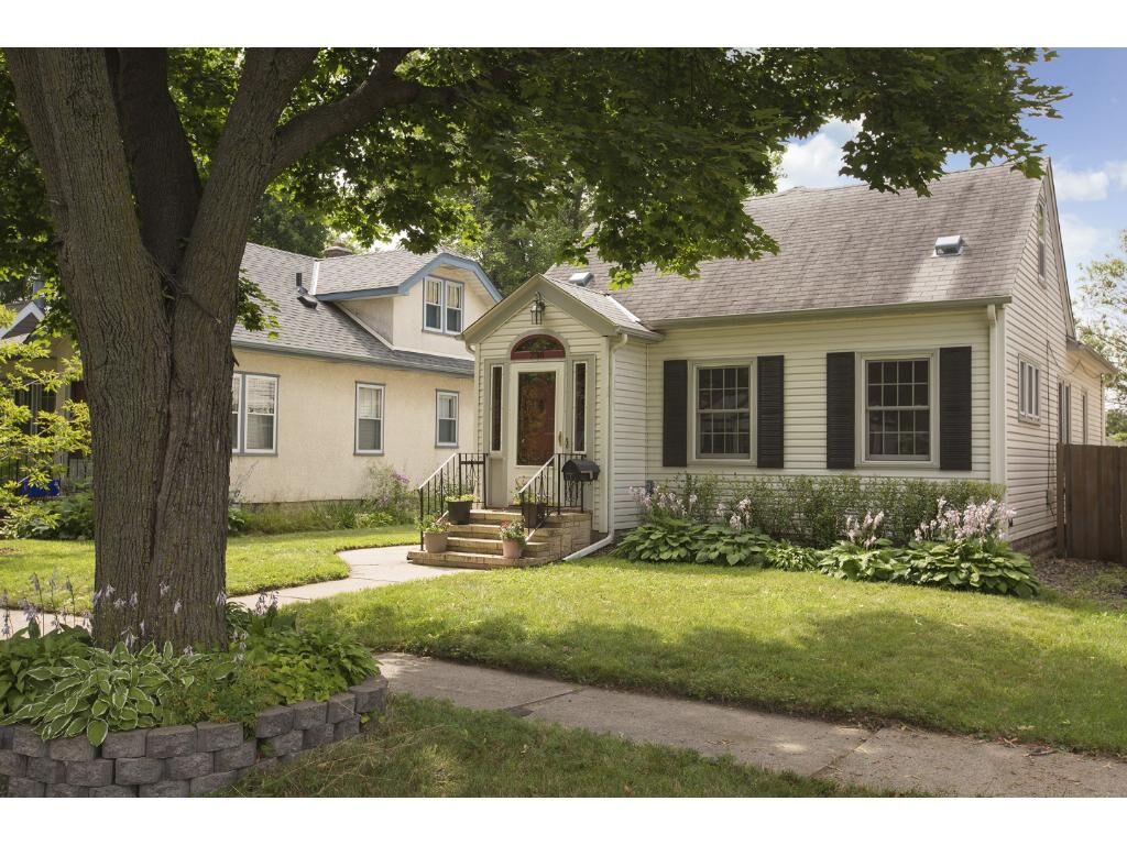 Property Photo:  736 Cottage Avenue E  MN 55106 