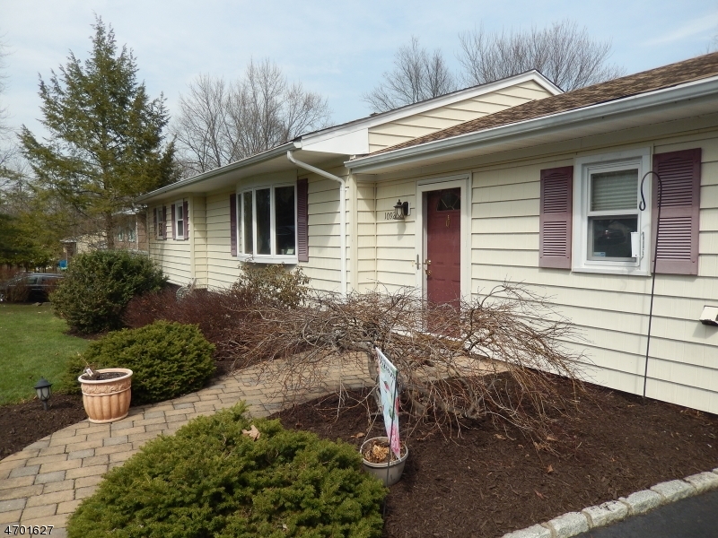 Property Photo: 1092 Carteret Rd NJ 08807