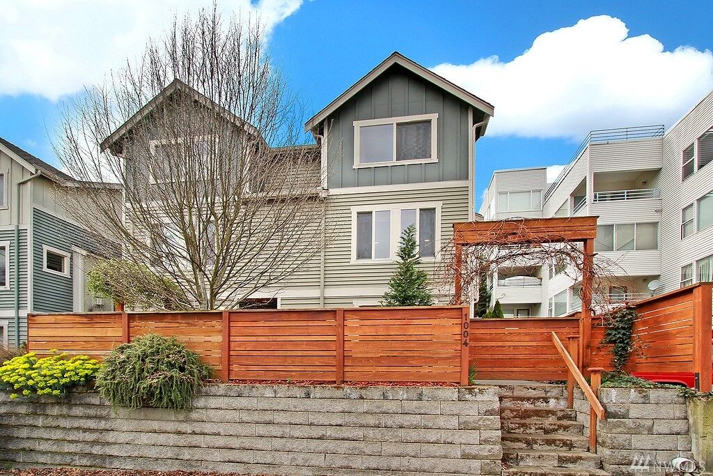 Property Photo: 1004 N 39th Street WA 98103
