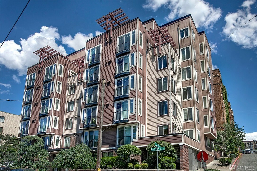 Property Photo: 124 Bellevue E 703 WA 98102