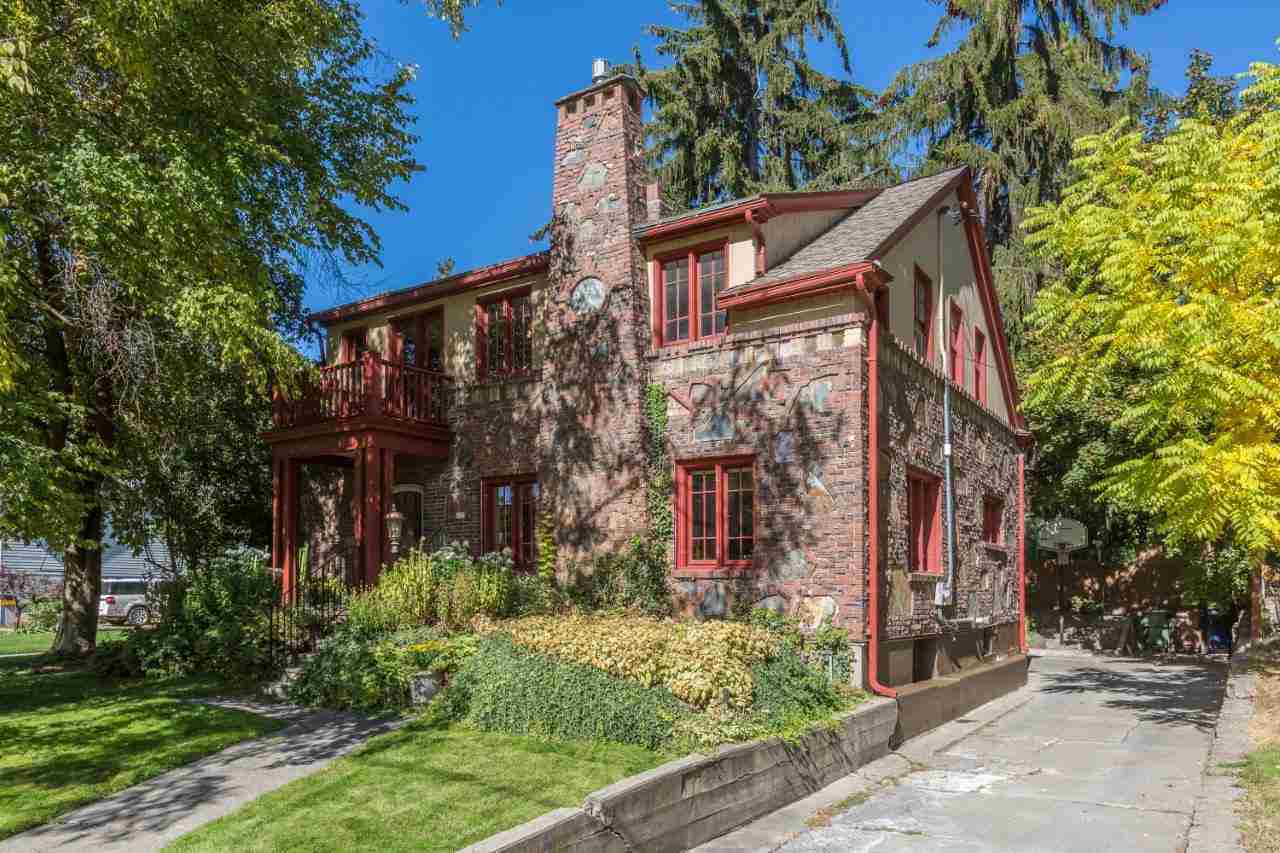 Property Photo: 633 E 25th Ave WA 99203