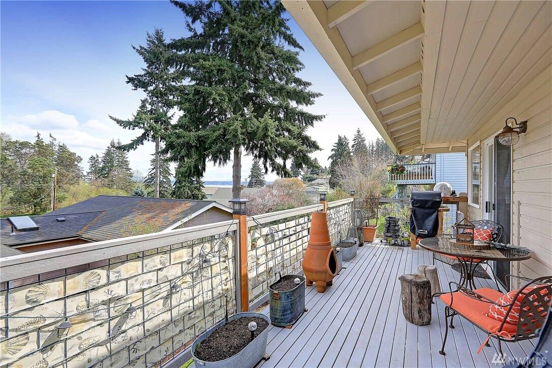 Property Photo: 1231 View St WA 98282
