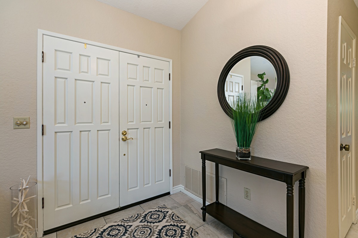 Property Photo: 1574 Village View Rd CA 92024