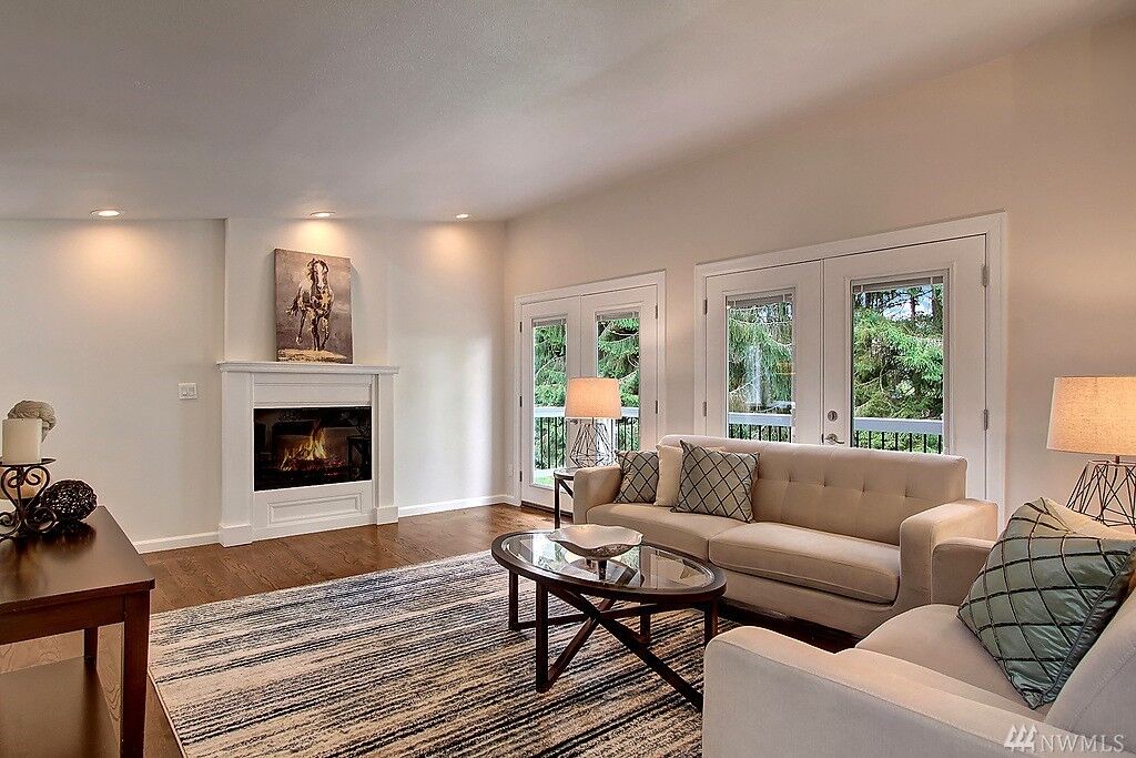 Property Photo: 3925 NE 110th St WA 98125