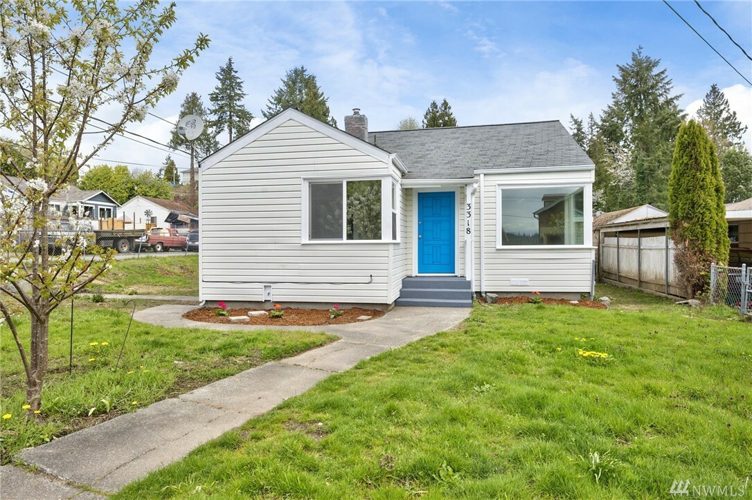 Property Photo:  3318 S Summit Ave  WA 98312 