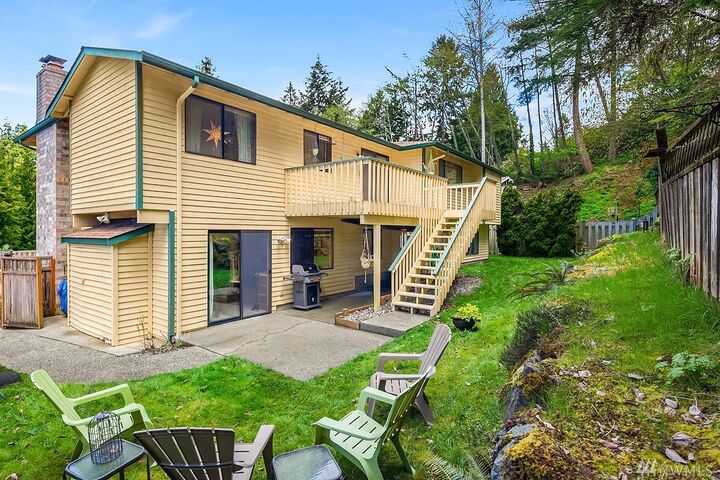 Property Photo:  18307 76th Ave W  WA 98026 