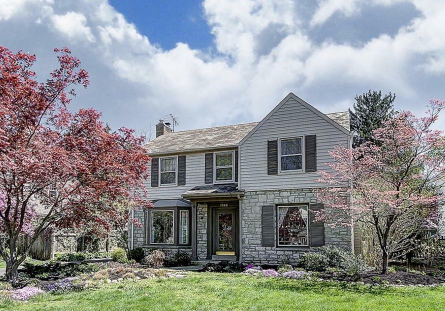 Property Photo: 2582 Henthorn Road OH 43221